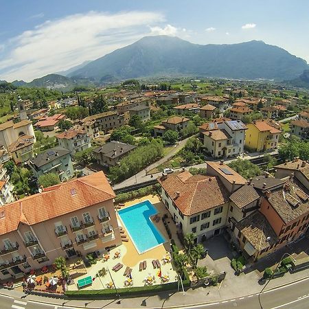 Hotel Alberello Riva del Garda Exterior photo