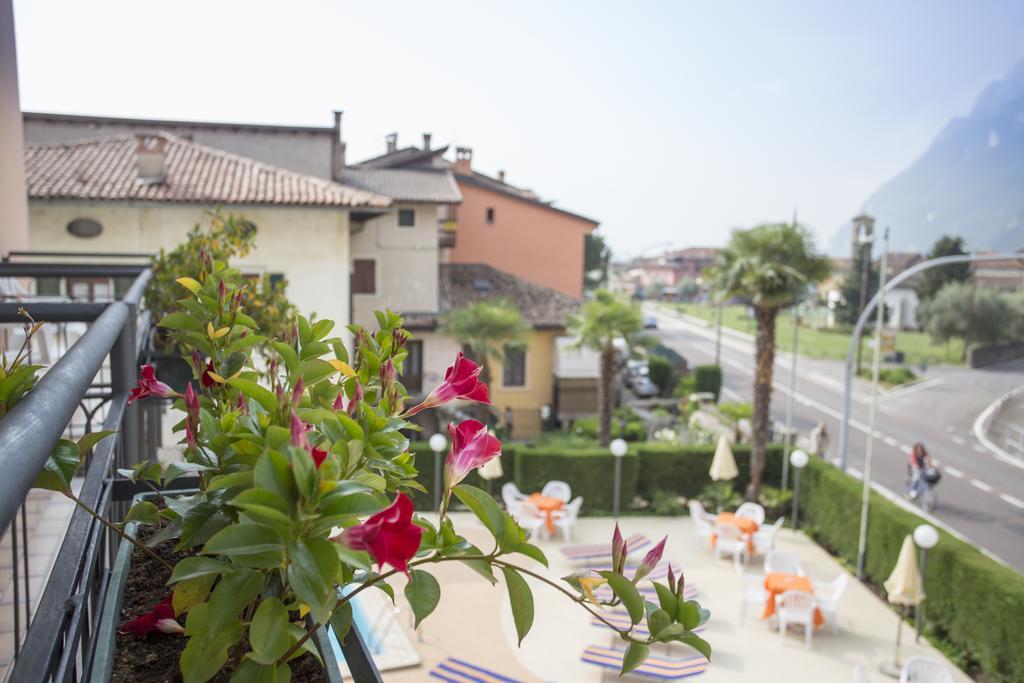Hotel Alberello Riva del Garda Exterior photo
