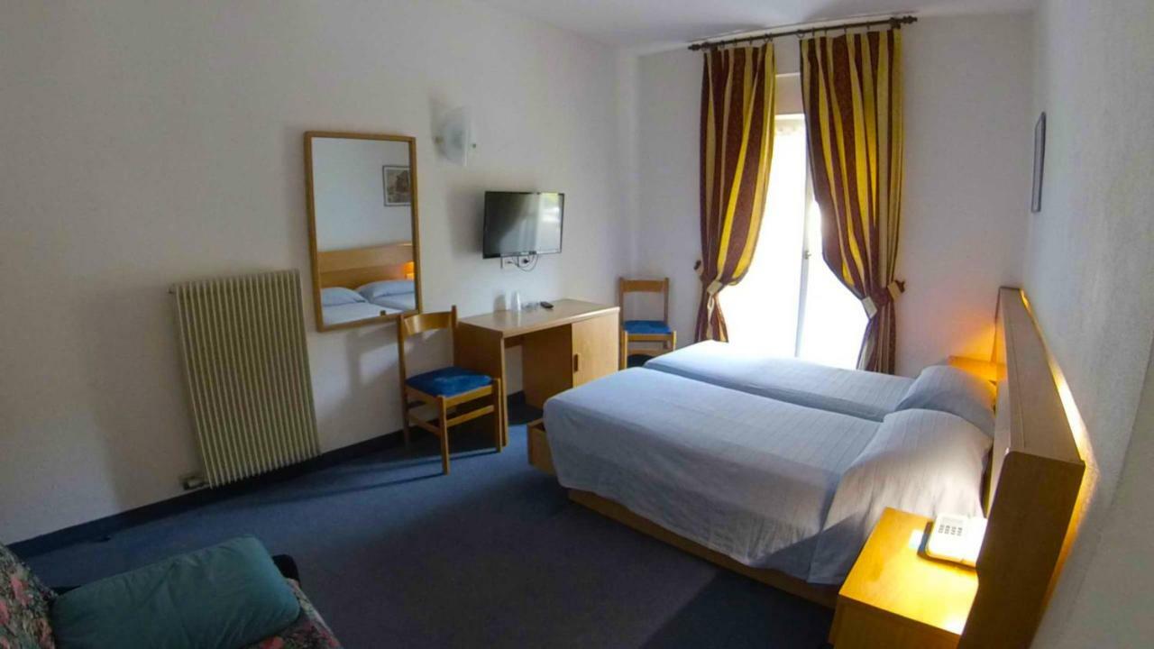 Hotel Alberello Riva del Garda Exterior photo