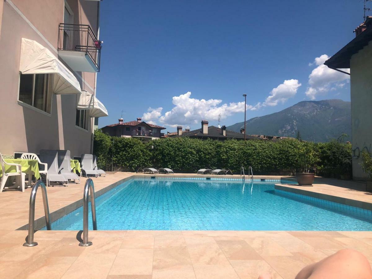 Hotel Alberello Riva del Garda Exterior photo