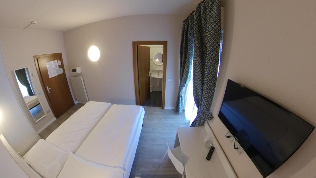 Hotel Alberello Riva del Garda Exterior photo