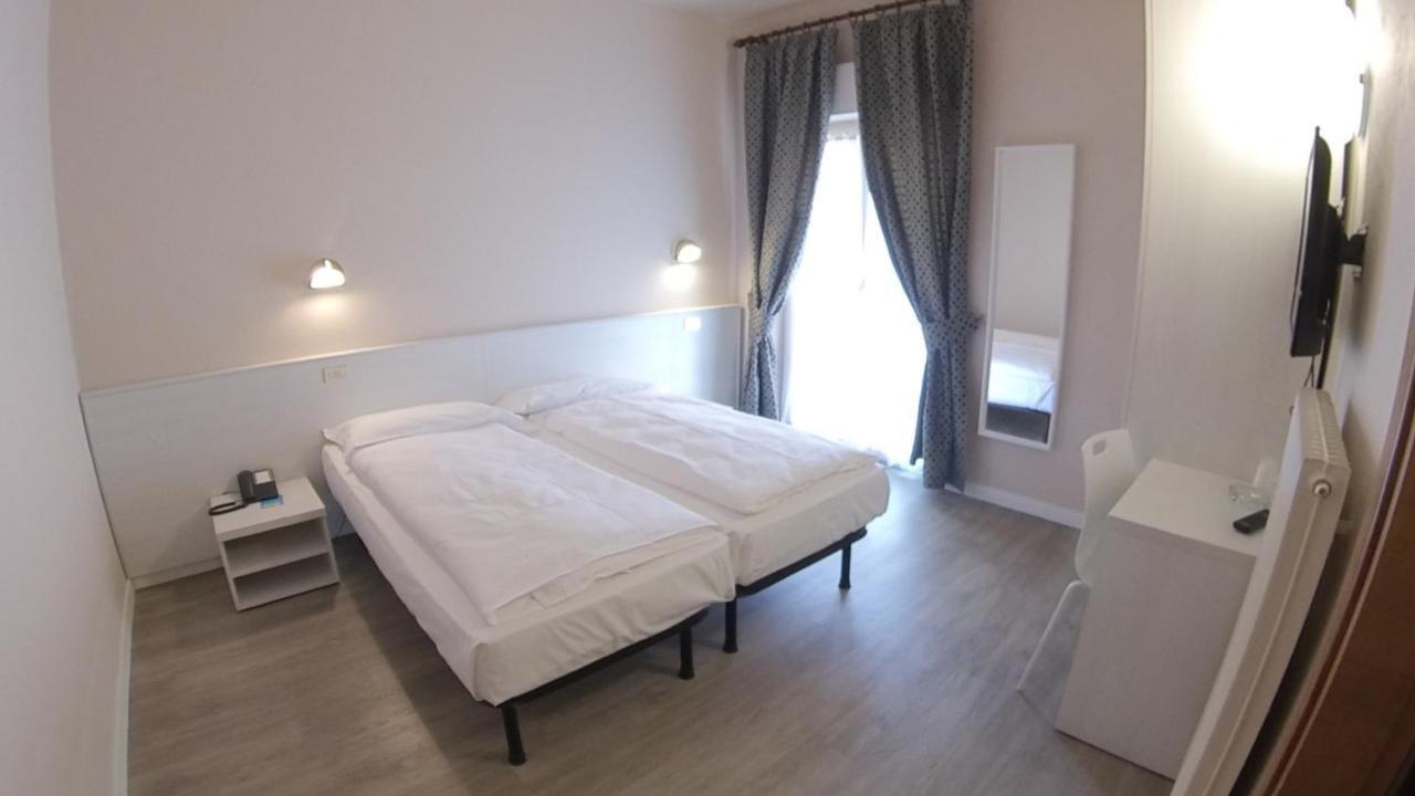 Hotel Alberello Riva del Garda Exterior photo